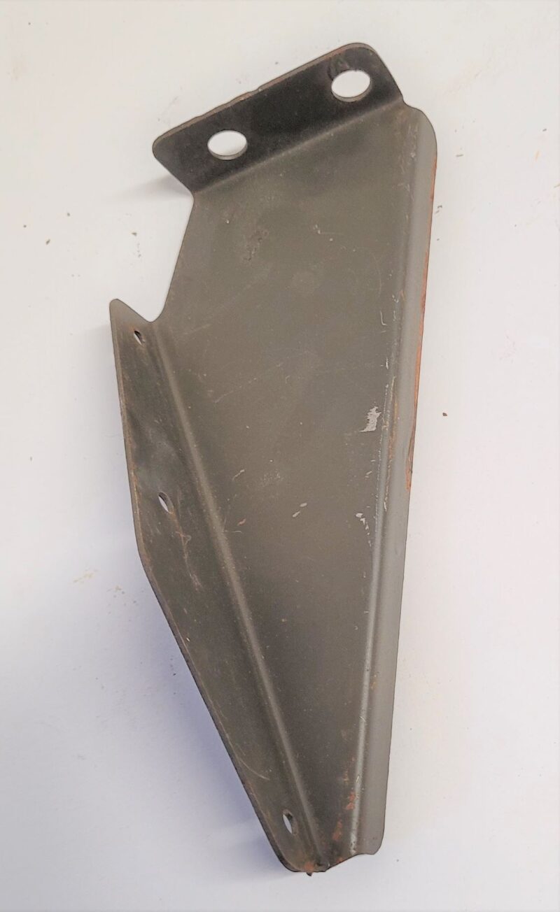 MM WINDSHIELD SUPPORT BRACKET D&L Bensinger